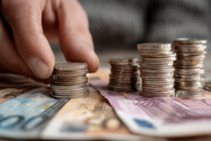 Maak impact met je geld: De financiële voordelen van schenken aan goede doelen